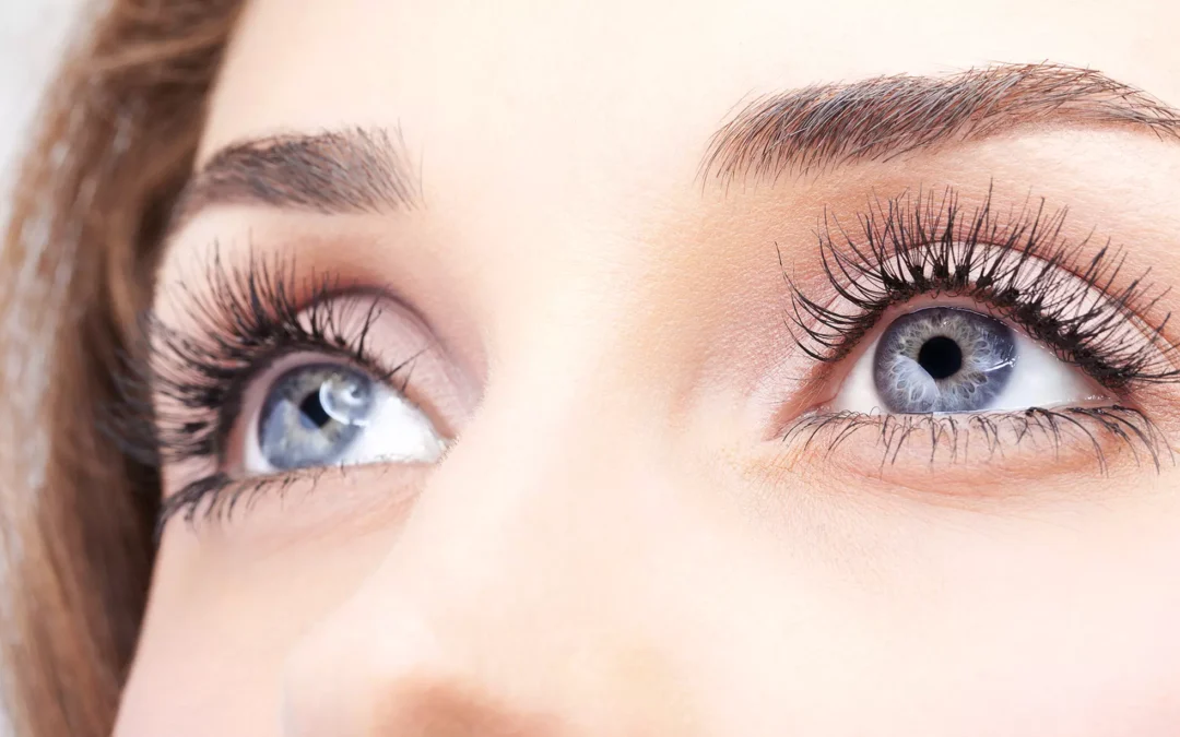 Your Complete Guide to Achieving Longer, Fuller Lashes Naturally